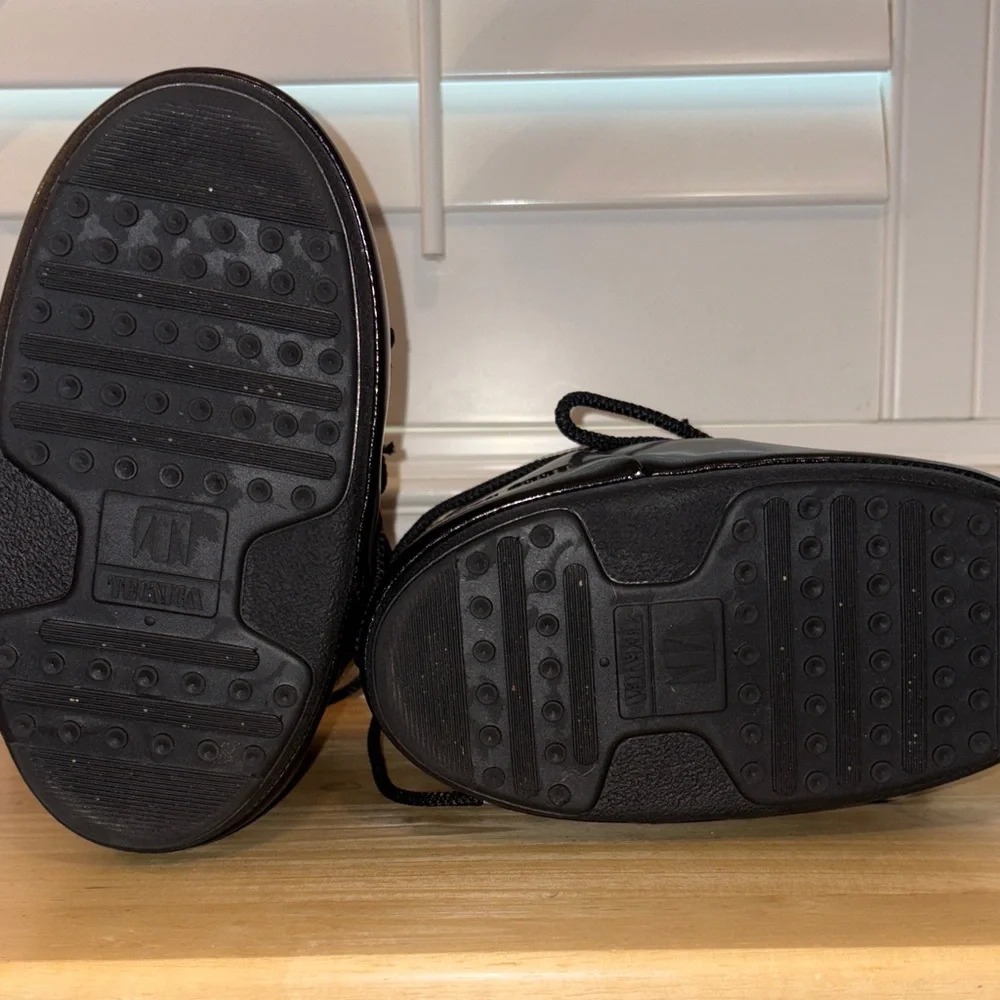 Moon Boot ICON LOW GLANCE BLACK SATIN BOOTS - Picture 8 of 13